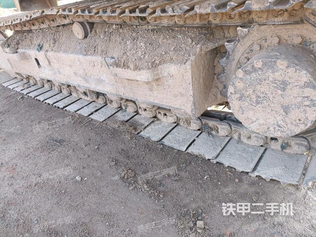 左側(cè)履帶整體?(行走機(jī)構(gòu)) 左側(cè)履帶整體?(行走機(jī)構(gòu))