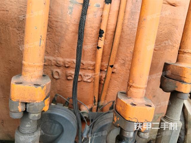 轉(zhuǎn)盤和下車架正前（工作和回轉(zhuǎn)裝置）