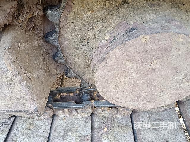 單側(cè)履帶整體（整機(jī)外觀(guān)）