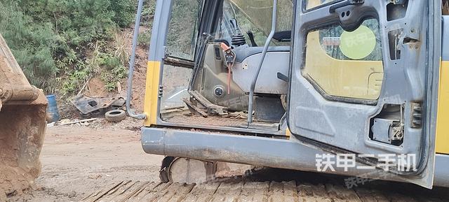 驾驶室整体（整机外观）