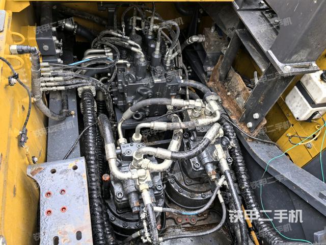 駕駛室頂部俯視（上車部件）