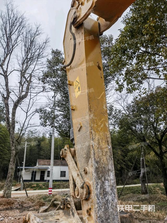 小臂整體左后(工作和回轉(zhuǎn)裝置) 小臂整體左后(工作和回轉(zhuǎn)裝置)