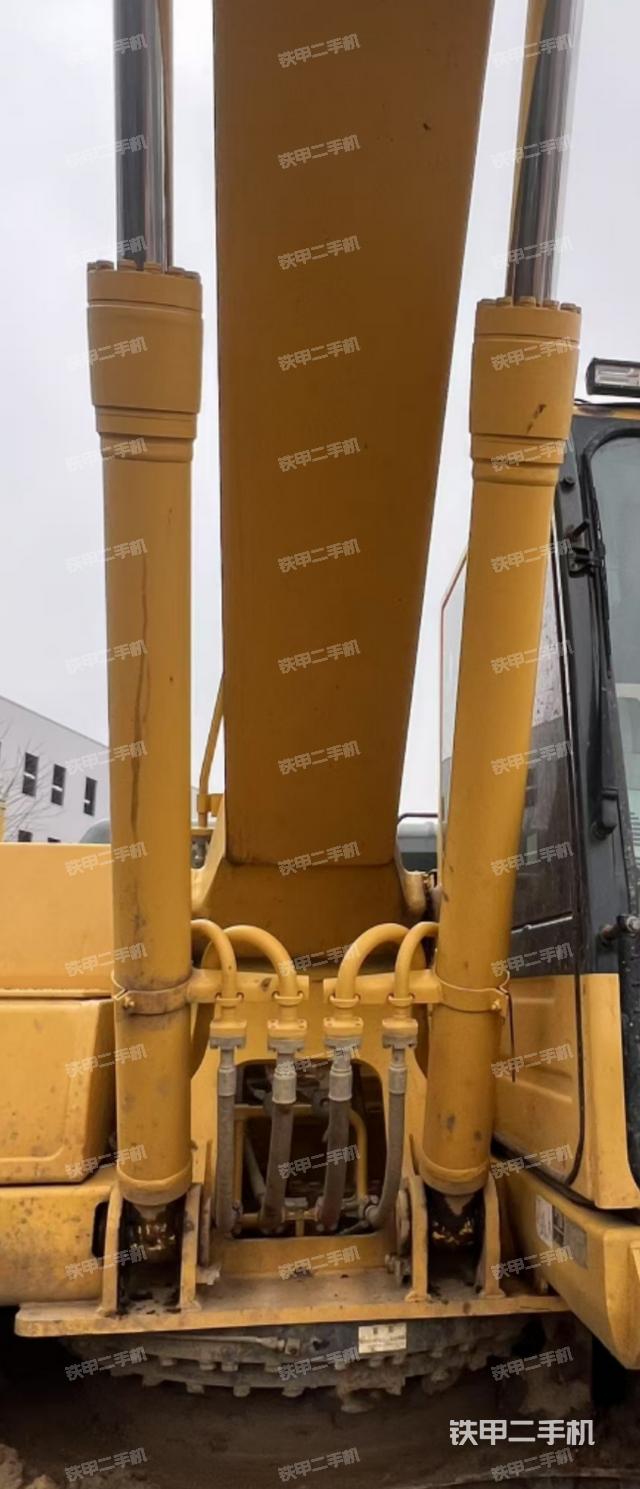 大臂油缸整體?豎拍（工作和回轉(zhuǎn)裝置）