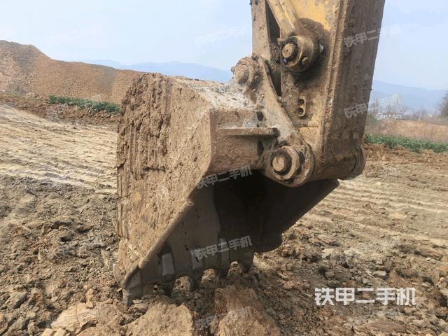 鏟斗右后整體(工作和回轉裝置) 鏟斗右后整體(工作和回轉裝置)