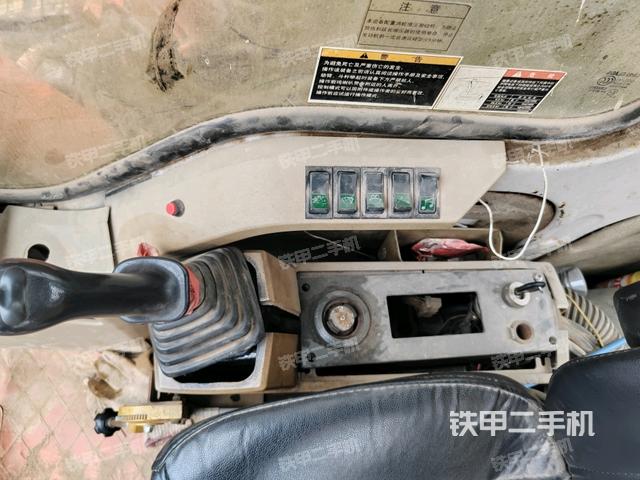 座椅左側(cè)控制臺/音響/含左手柄（駕駛室部分）