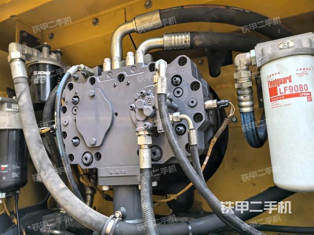 電瓶（大件艙室）