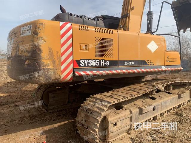 駕駛室頂部（整機外觀）