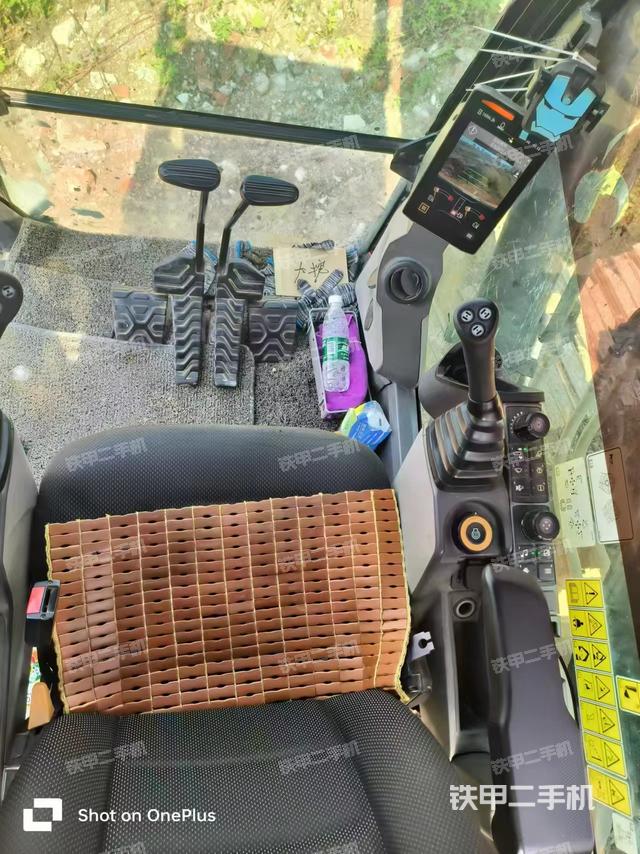 驾驶室整体（整机外观）