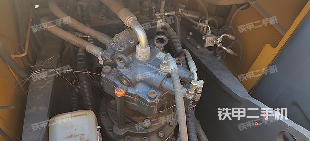 回转马达和主控阀（整机外观）