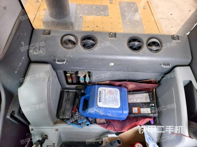 座椅后部（駕駛室部分）