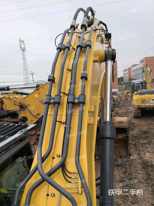 大臂背部俯視（工作和回轉(zhuǎn)裝置）