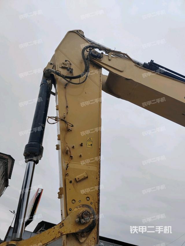 大臂油缸整體?豎拍（工作和回轉(zhuǎn)裝置）