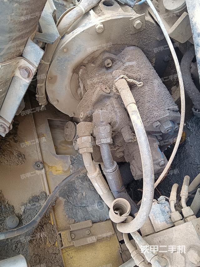 液壓泵艙室正面整體（整機(jī)外觀(guān)）