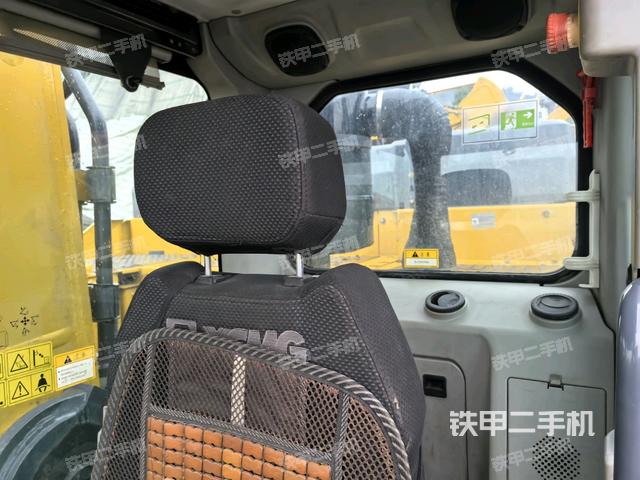 座椅左側(cè)控制臺/音響/含左手柄（駕駛室部分）