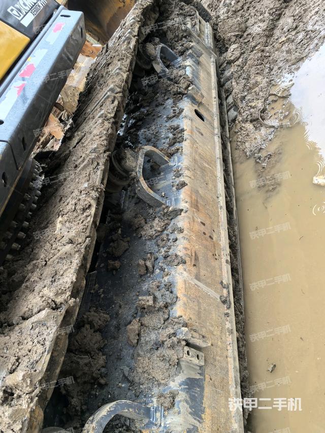 右驅(qū)動(dòng)輪（行走機(jī)構(gòu)）