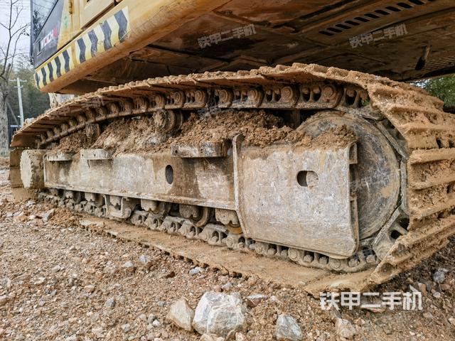 左側(cè)履帶整體?(行走機(jī)構(gòu)) 左側(cè)履帶整體?(行走機(jī)構(gòu))