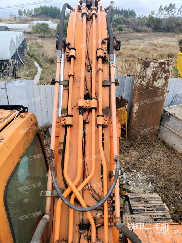 大臂背部俯視（工作和回轉(zhuǎn)裝置）