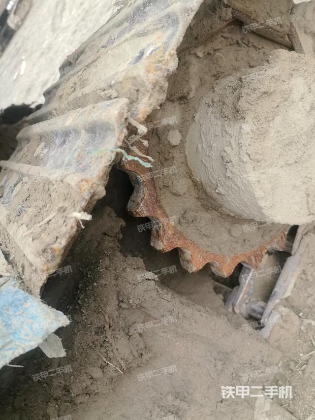 左驅(qū)動(dòng)輪（行走機(jī)構(gòu)）