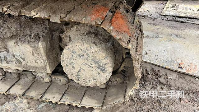 左驅(qū)動(dòng)輪（行走機(jī)構(gòu)）