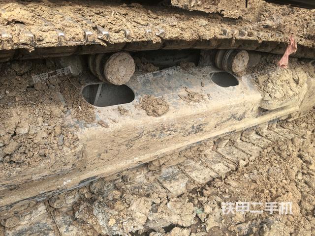 右側履帶整體(行走機構) 右側履帶整體(行走機構)