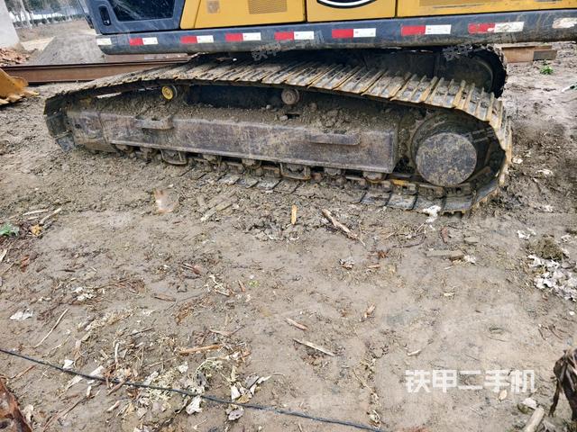 左側(cè)履帶整體?（行走機(jī)構(gòu)）