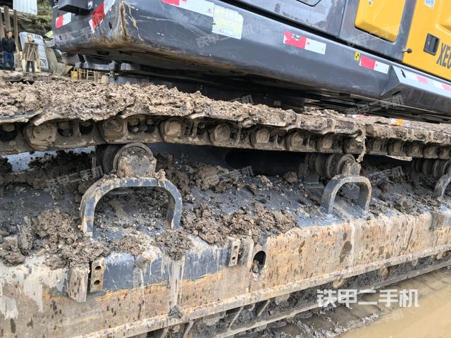 左驅(qū)動(dòng)輪（行走機(jī)構(gòu)）