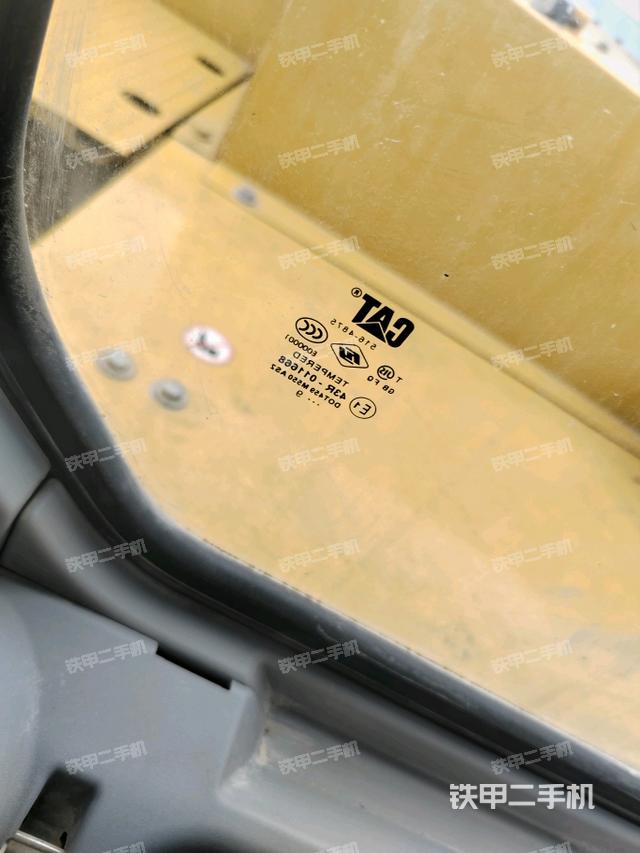 右側(cè)玻璃角標（駕駛室部分）