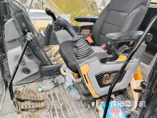 座椅后部（駕駛室部分）