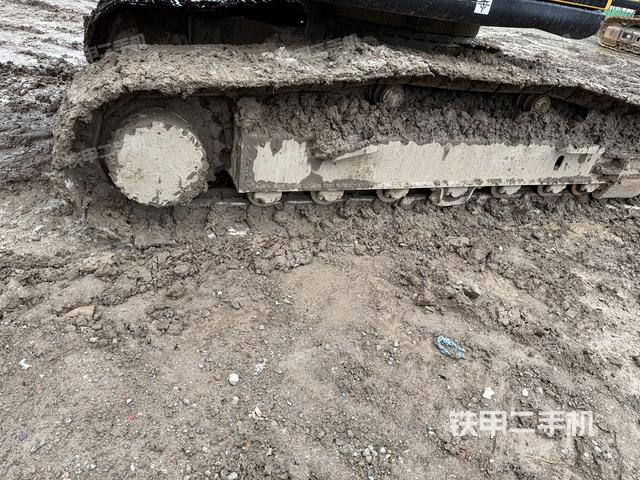 單側(cè)履帶整體（整機(jī)外觀）