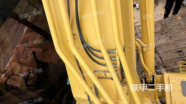 大臂背部俯視（工作和回轉(zhuǎn)裝置）