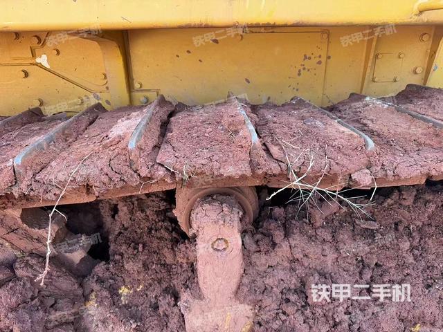 駕駛室操作臺(tái)（設(shè)備外觀及核心部件）