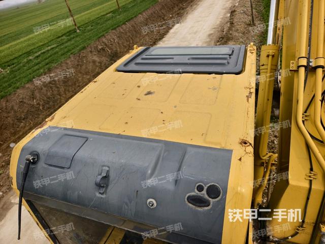 駕駛室頂部俯視（上車(chē)部件）