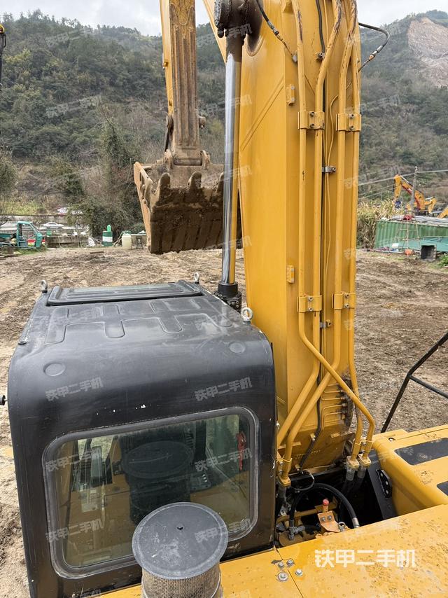 駕駛室頂部（整機(jī)外觀）