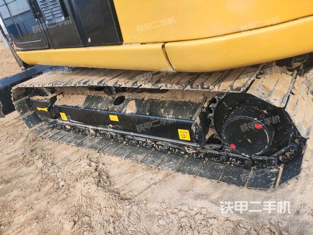 右側(cè)履帶整體?(行走機(jī)構(gòu)) 右側(cè)履帶整體?(行走機(jī)構(gòu))
