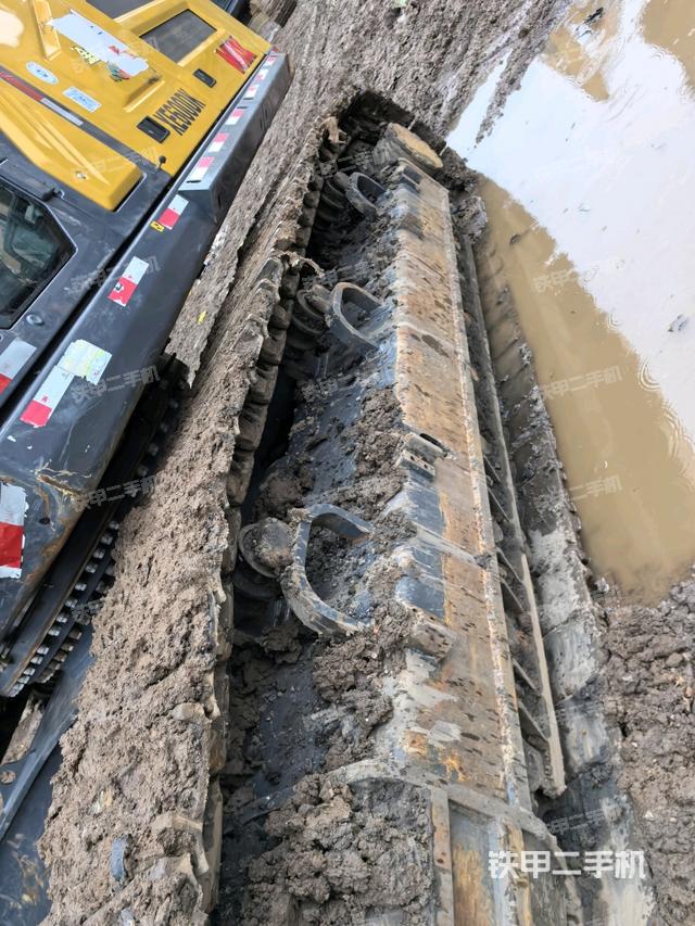 左側(cè)履帶整體?（行走機(jī)構(gòu)）