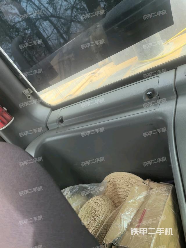 座椅后部(駕駛室部分) 座椅后部(駕駛室部分)