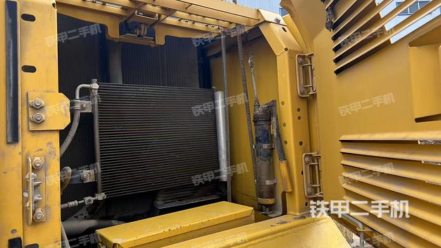 散熱器正面（大件艙室）