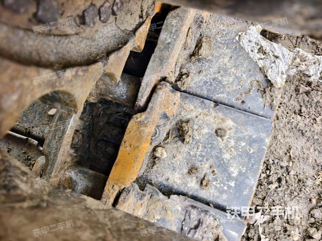 右側(cè)行走馬達(dá)蓋板（行走機(jī)構(gòu)）