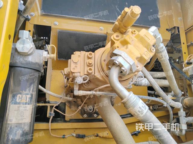 液壓泵斜45?右（大件艙室）