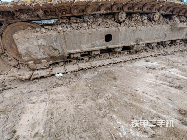 單側(cè)履帶整體（整機(jī)外觀）