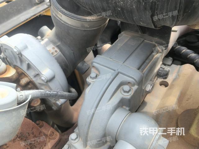 氣門室蓋螺絲特寫(上車部件) 氣門室蓋螺絲特寫(上車部件)