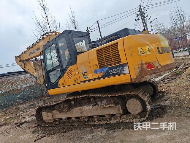 駕駛室整體（整機外觀）