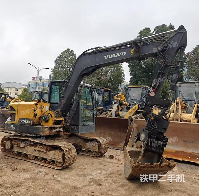 沃尔沃EC80D挖掘机