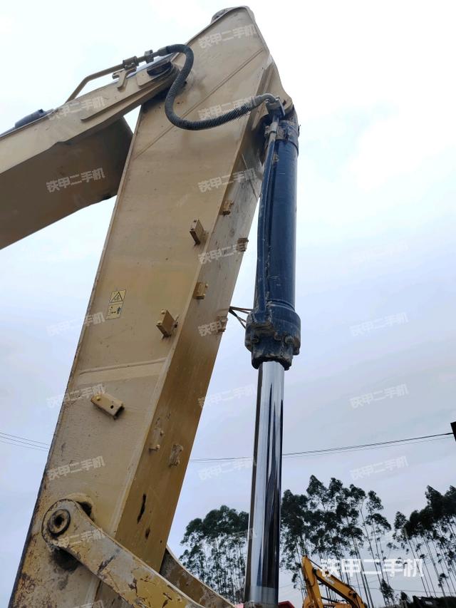 小臂整體左后（工作和回轉(zhuǎn)裝置）