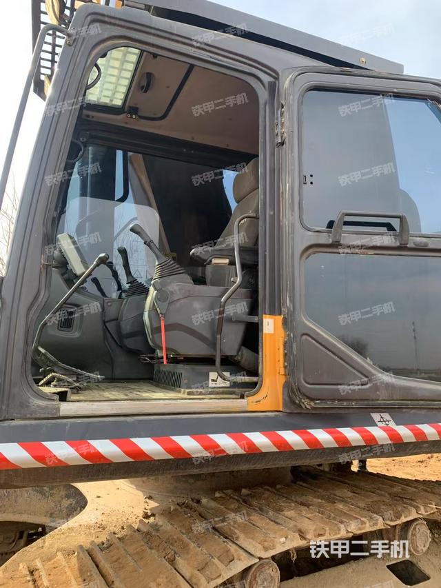 駕駛室整體（整機外觀）