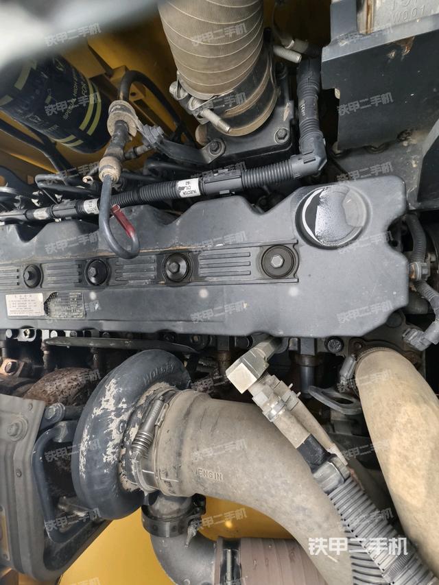 發(fā)動(dòng)機(jī)室（上車(chē)部件）