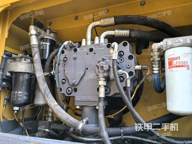 液壓泵斜45?左（大件艙室）