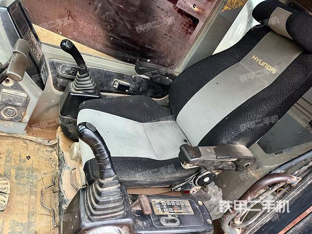 駕駛室整體（整機外觀）