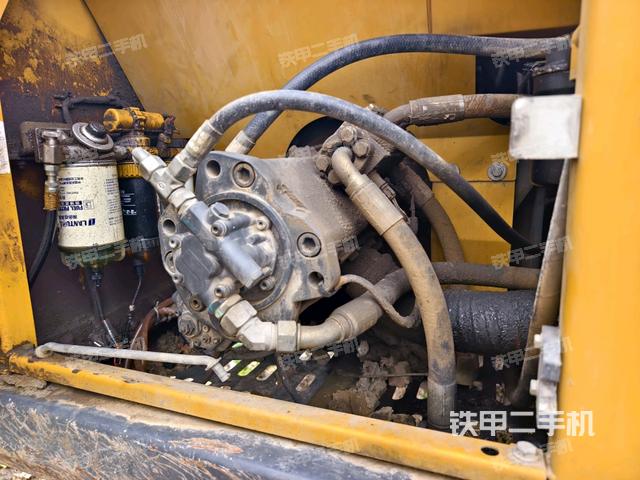 液壓泵斜45?右（大件艙室）