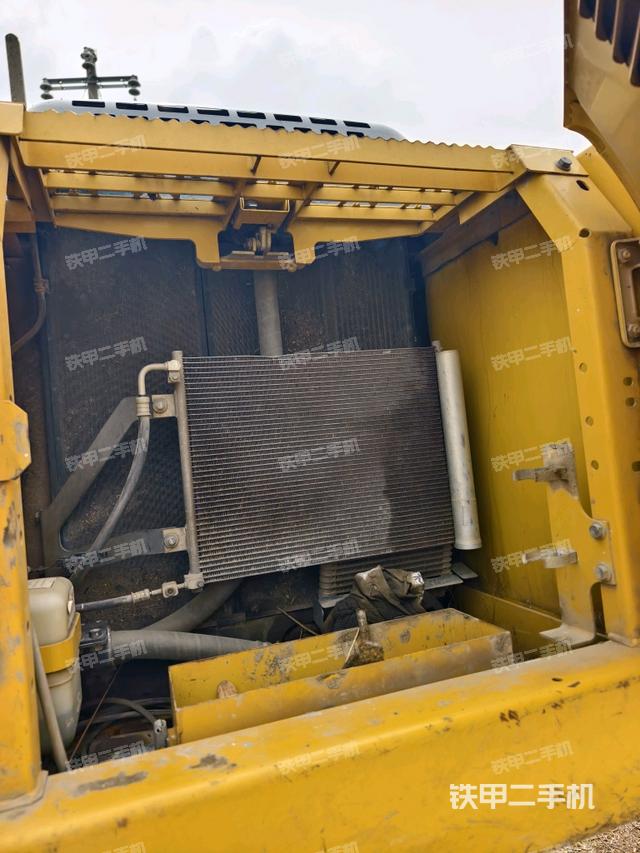 液壓泵斜45?左（大件艙室）